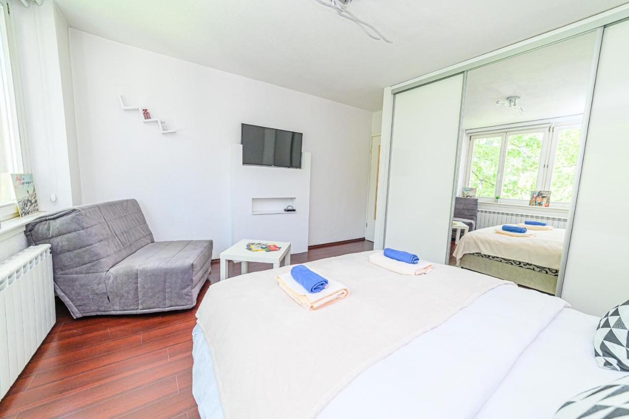 Апартаменти Beautiful Cozy Studio Close To City Center Сараєво Екстер'єр фото